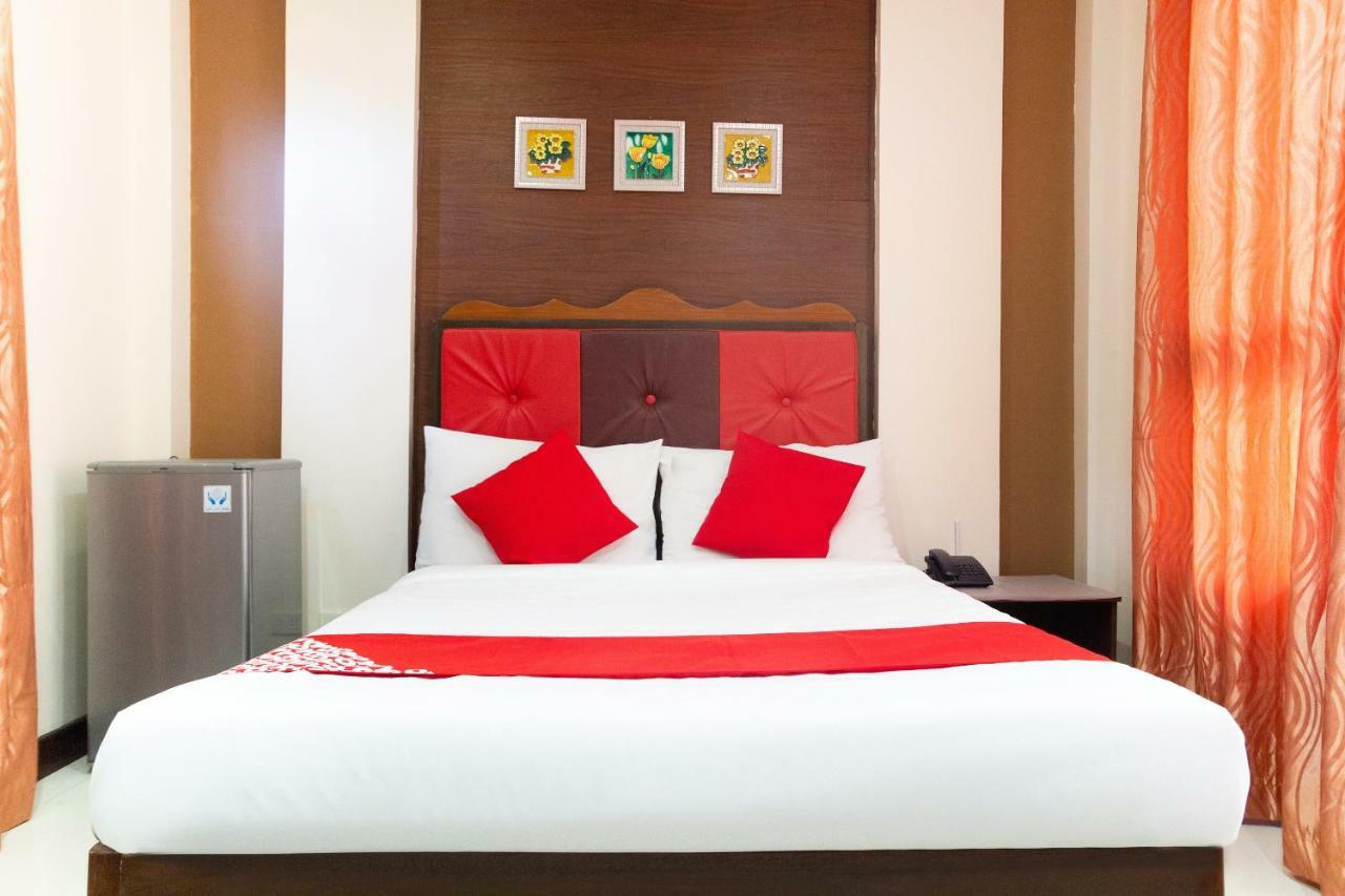 โอโย 153 มอนแคลร์ สวีท Hotel Davao ภายนอก รูปภาพ