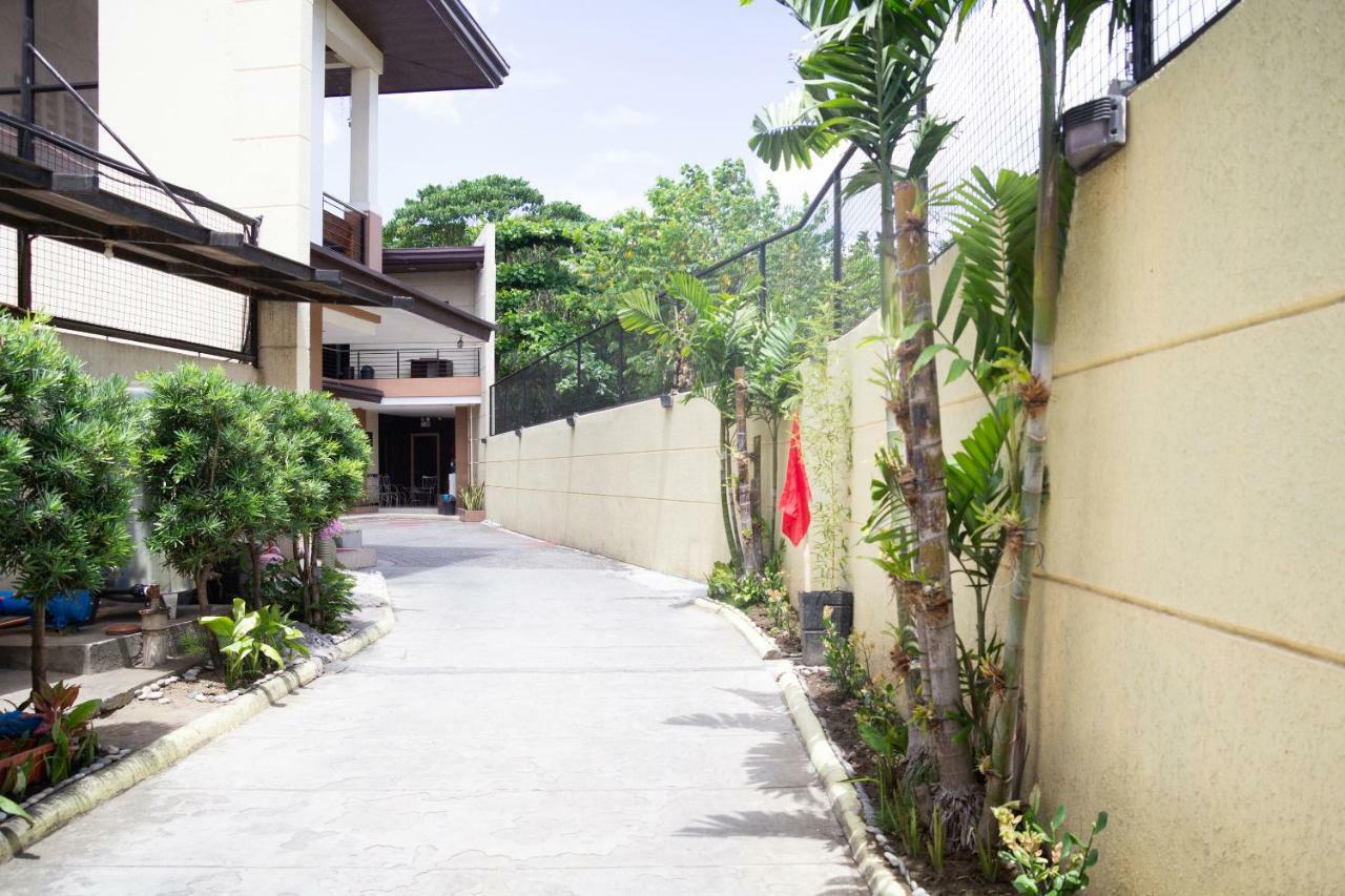 โอโย 153 มอนแคลร์ สวีท Hotel Davao ภายนอก รูปภาพ