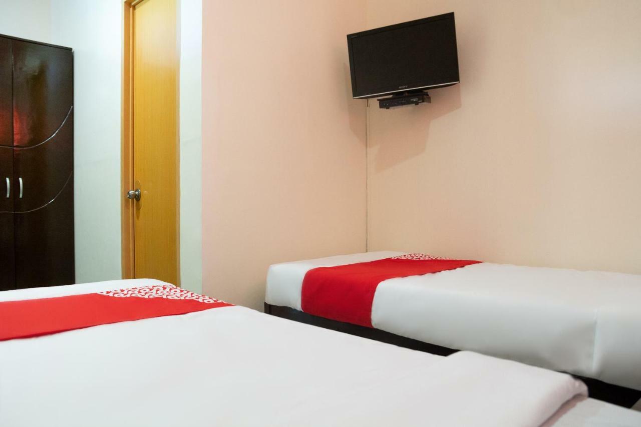 โอโย 153 มอนแคลร์ สวีท Hotel Davao ภายนอก รูปภาพ